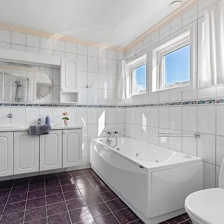 Dom wakacyjny Large In Sola