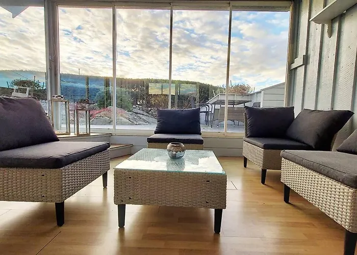 Large In Sola Tananger