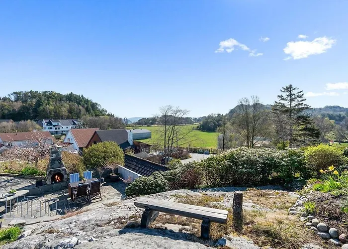 Large In Sola Tatil Evi *