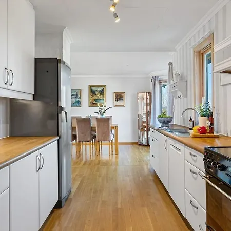 بيت للعطل Large In Sola *